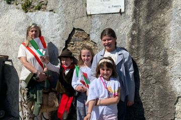 La nostra Costituzione, nata proprio tra le macerie di quel conflitto, parla chiaro all’Articolo 11: "L'Italia ripudia la guerra come strumento di offesa alla libertà degli altri popoli e come mezzo di risoluzione delle controversie internazionali". La nostra Costituzione, nata proprio tra le macerie di quel conflitto, parla chiaro all’Articolo 11: "L'Italia ripudia la guerra come strumento di offesa alla libertà degli altri popoli e come mezzo di risoluzione delle controversie internazionali".