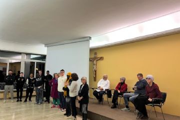 Mercoledì 3 dicembre 2025, giornata internazionale della disabilità e grazie ad Anna Maria Gioria è stato organizzato un evento per riflettere su una società più inclusiva, più sensibile, più umana. Vari sono stati gli interventi e soprattutto è stata gradita la visione del cortometraggio: "Oltre il buio".