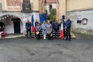 A Coiromonte celebrato il 2-11-2025:<br>"Il 4 novembre ci ricorda che l’unità non è qualcosa di scontato, ma un valore che va custodito e costruito ogni giorno: nel rispetto reciproco, nell’ascolto, nella collaborazione tra persone e istituzioni.<br>Essere uniti significa sentirsi parte della stessa casa, anche quando si hanno idee diverse."<br>