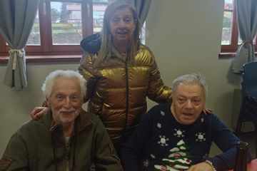 Presso la sede della Pro Loco, il giorno di Natale, i rappresentanti della Sant'Egidio con i volontari locali hanno organizzato un pranzo aperto a tutti i nostri immigrati o a tutte le persone sole. 